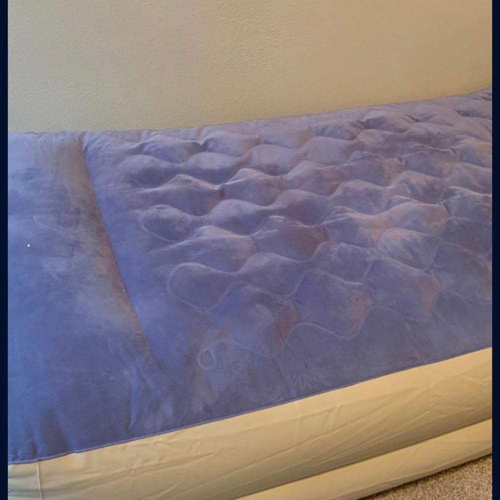 Twin size air mattress